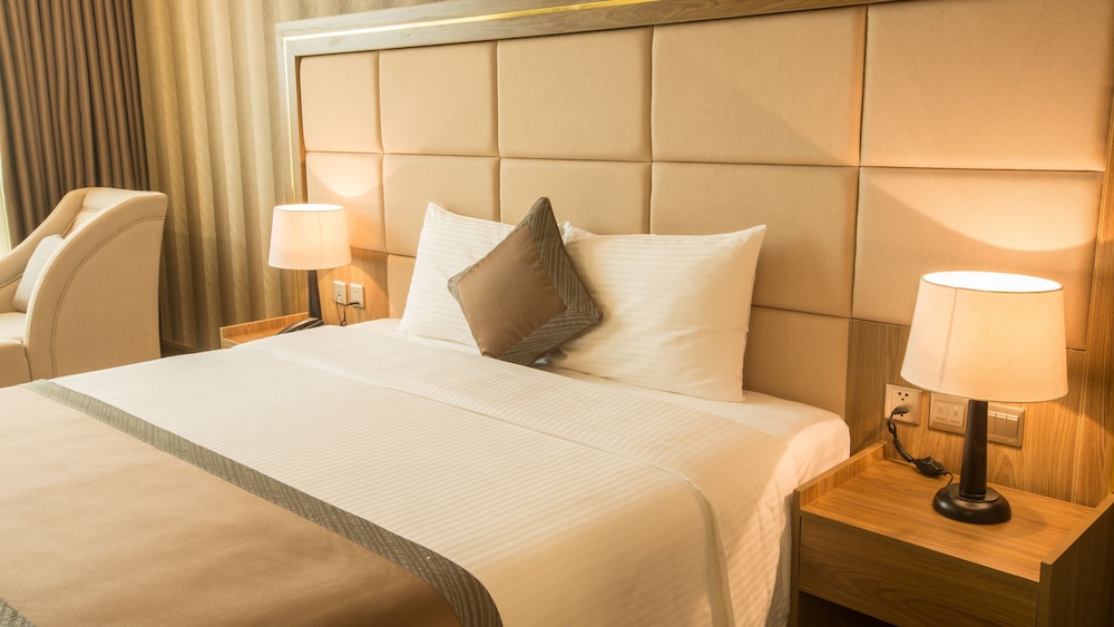 Deluxe King Room photo 3