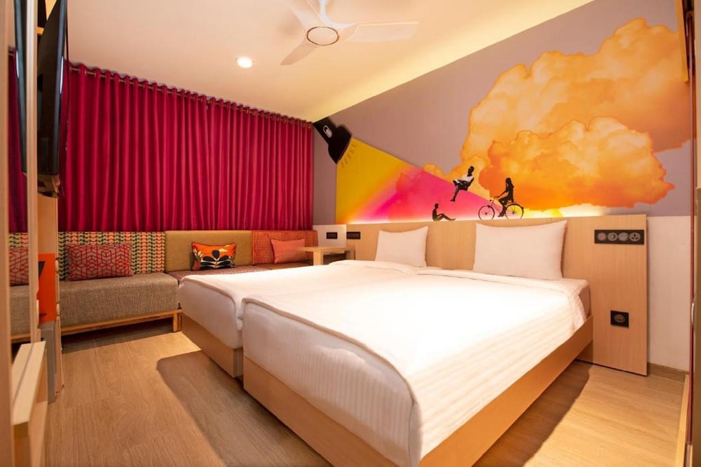 D-Luxe Queen Room - Photo 4
