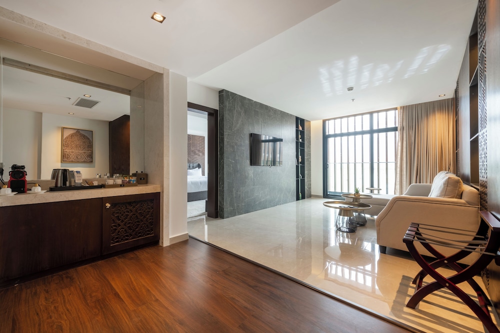 Suite with balcony