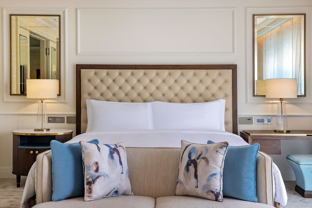 Suite, 1 King Bed, City View - Photo 3