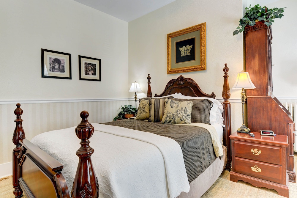 Elite Quadruple Room, Ensuite (Ironwood 3A-3B)