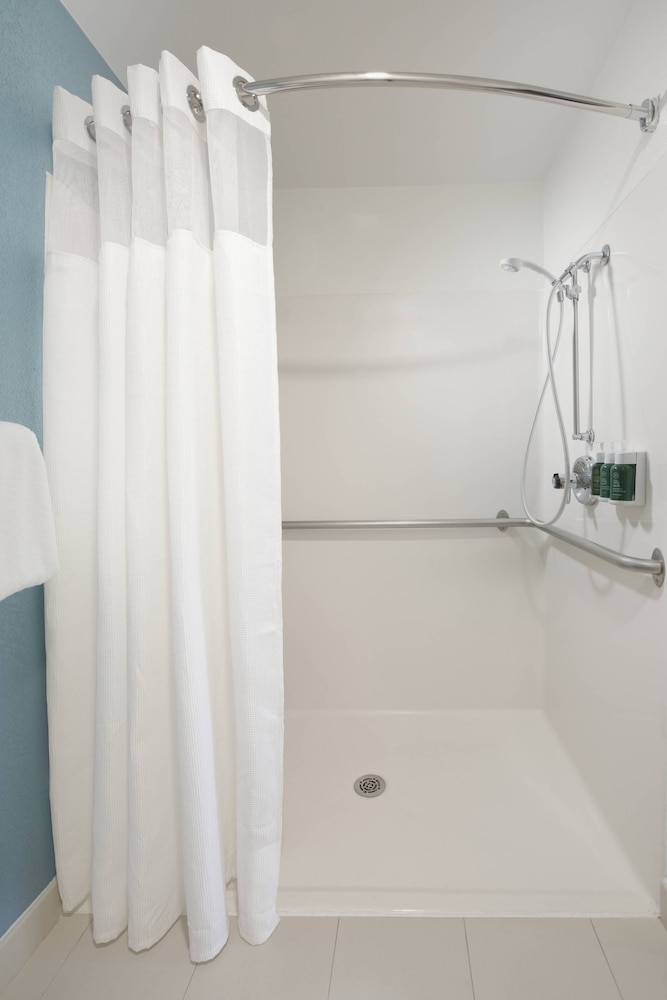 Suite, 2 Bedrooms - Photo 5