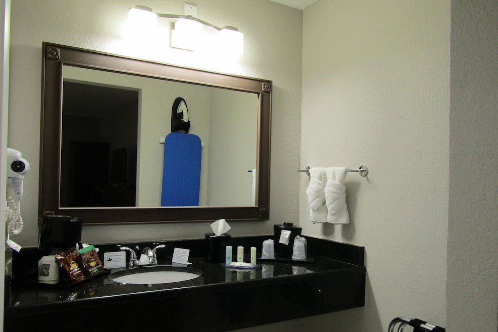2 Double Beds, 2 Room Suite, Non Smoking photo 2