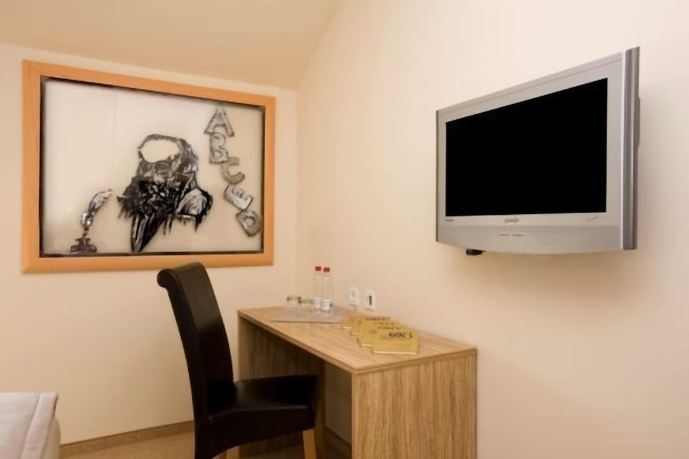 Economy Double Room - Photo 5