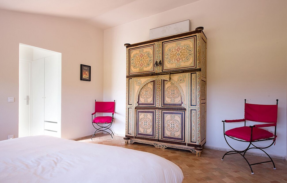 Deluxe Room - Photo 3