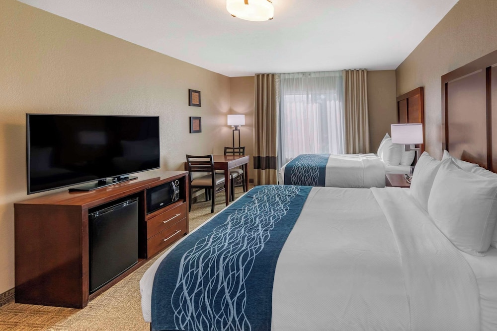 Superior Room, 2 Queen Beds - Photo 7