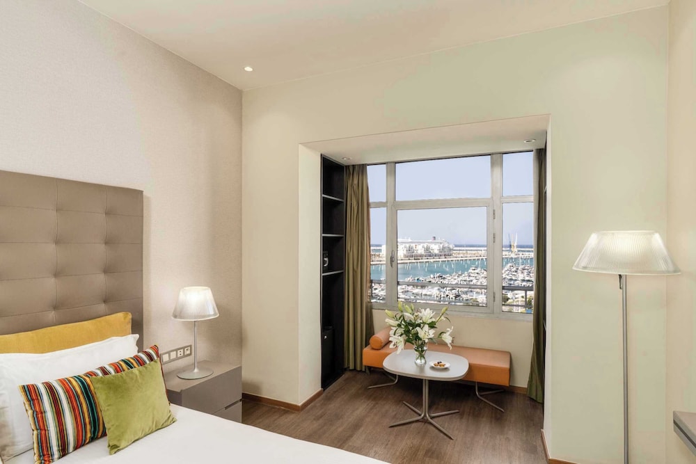 Standard Twin Room, Sea View - Photo 1