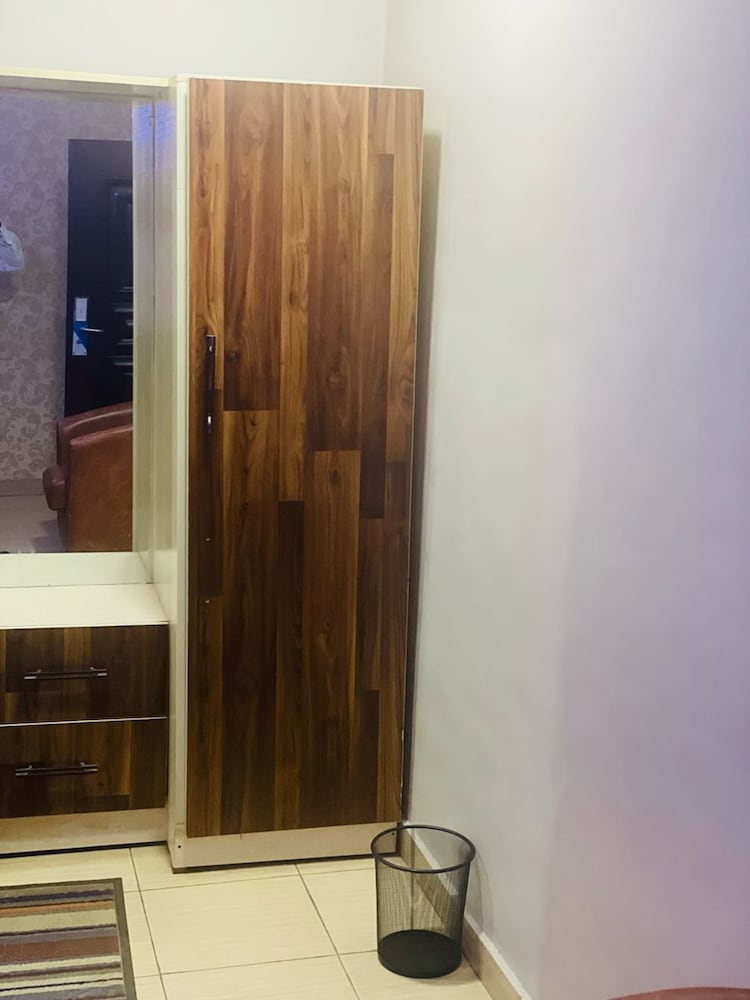 Business Room - Photo 2