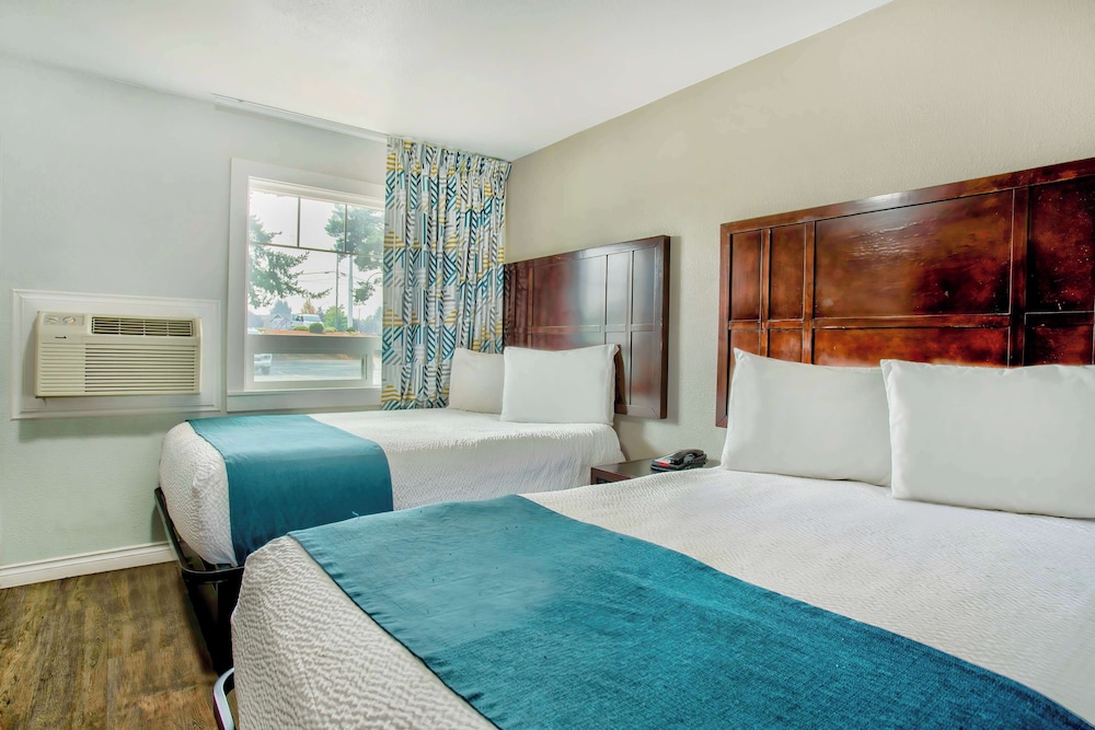 Standard Room, 2 Double Beds, Accessible, Non Smoking photo 3