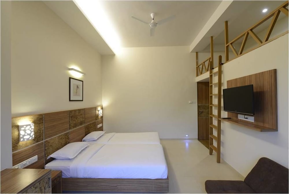 Deluxe Double Or Twin Room, 1 Bedroom, Smoking, Refrigerator