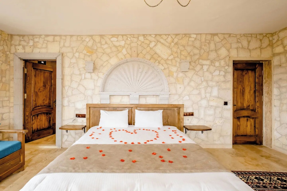 Comfort Suite, 1 King Bed, Smoking