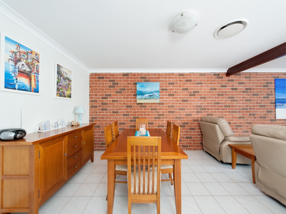 Family Duplex, 3 Bedrooms, Accessible, Courtyard Area photo 3