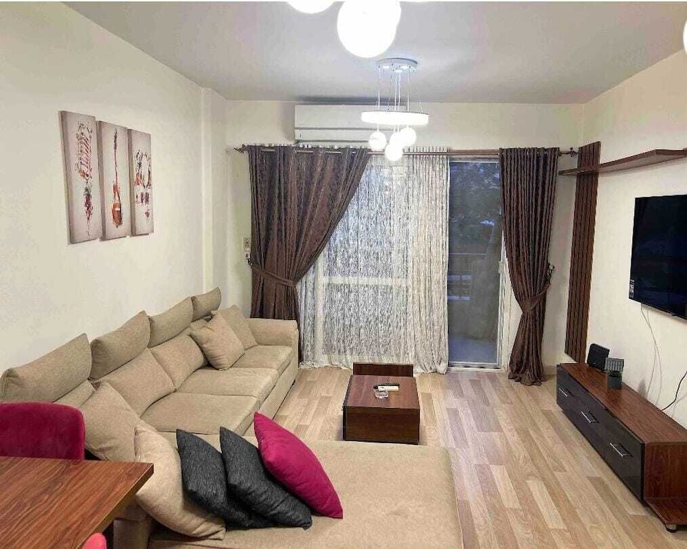 Apartment photo 2