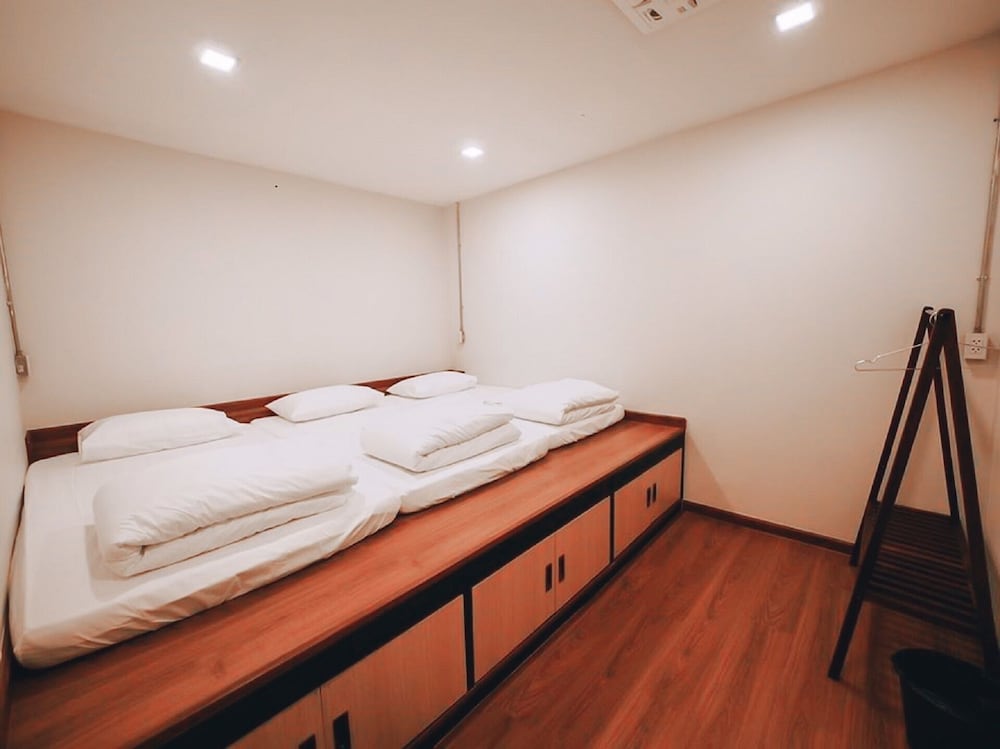 Economy Triple Room, No Windows