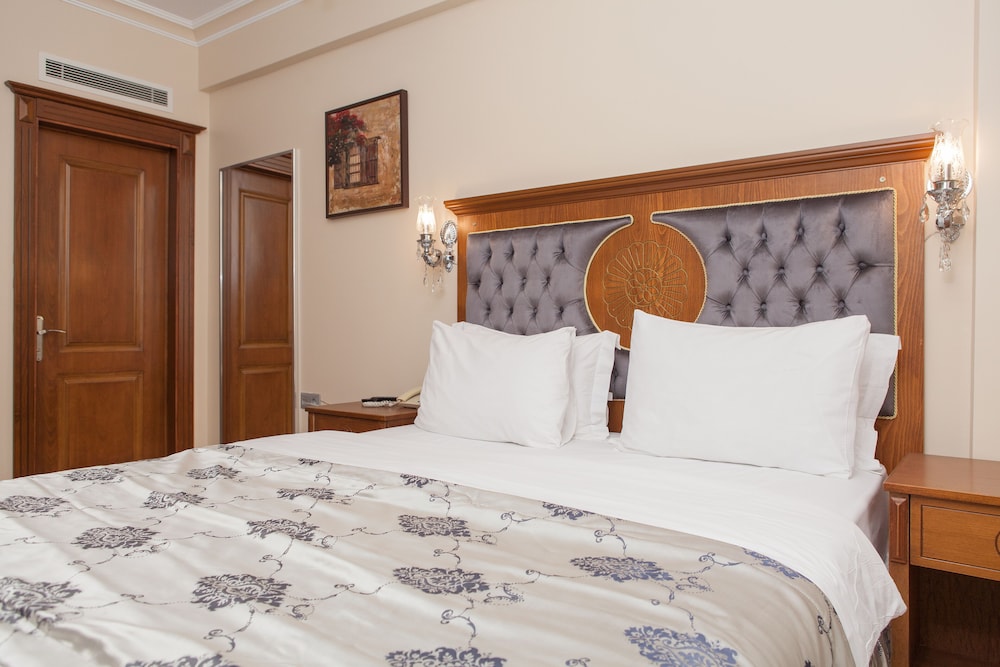 Standard Double or Twin Room photo 2