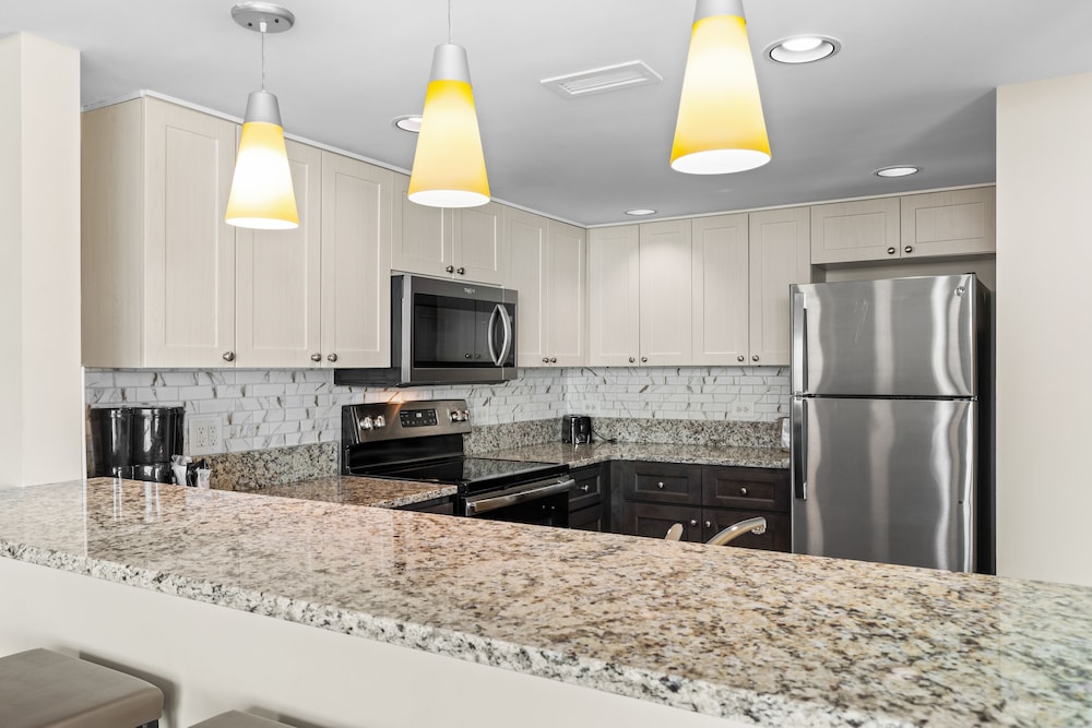 Standard Condo, 3 Bedrooms, Partial Ocean View photo 2