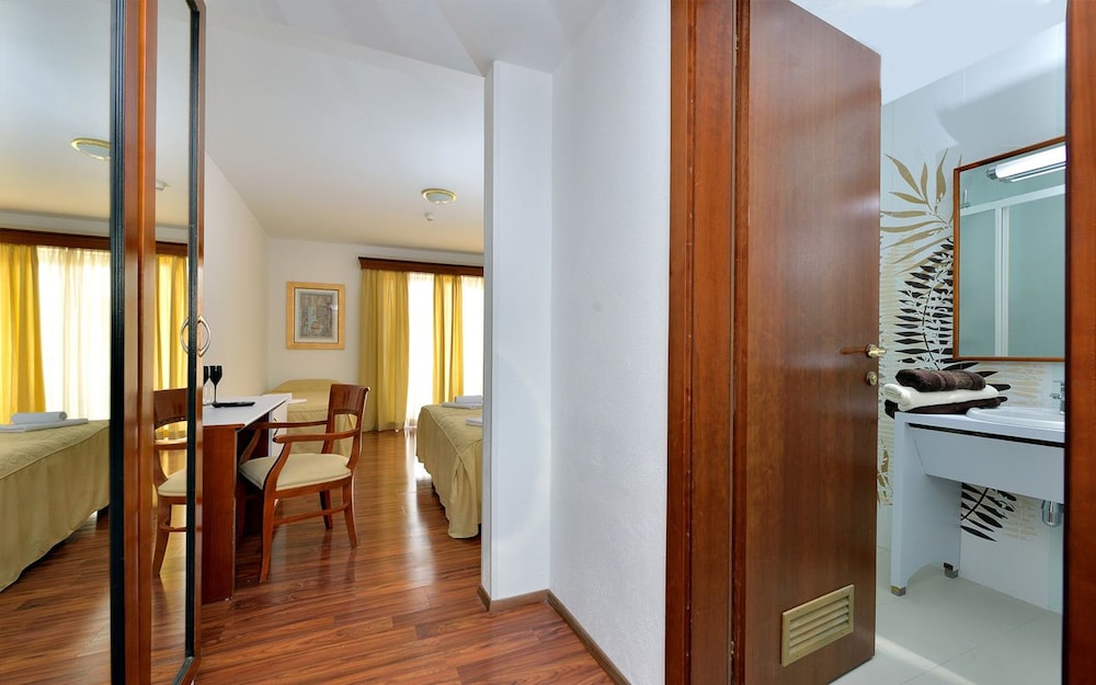 Triple Room photo 2