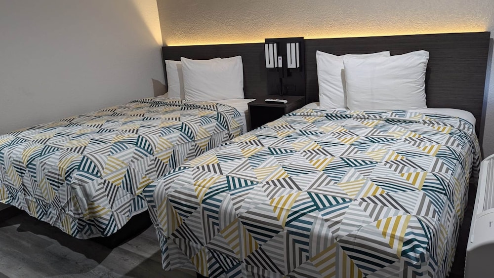 Standard Room, 2 Double Beds, Non Smoking photo 1