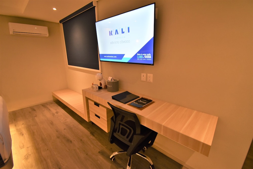 Premier Twin Room photo 2