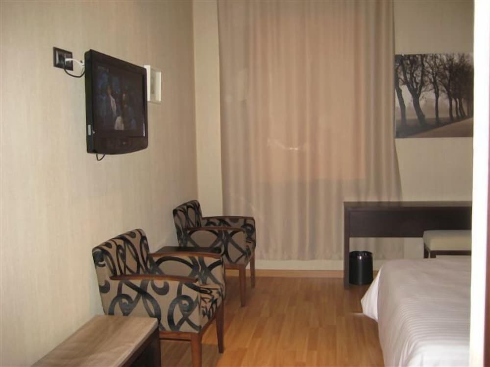 Double Room Single Use, 1 Double or 2 Twin Beds - Photo 2
