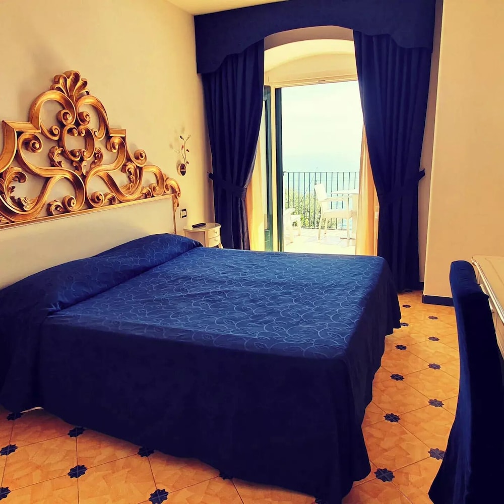 Deluxe Double or Twin Room, Sea View