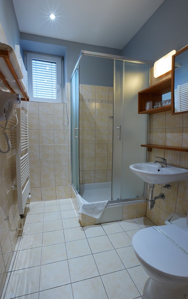 Standard Double Room Single Use photo 3