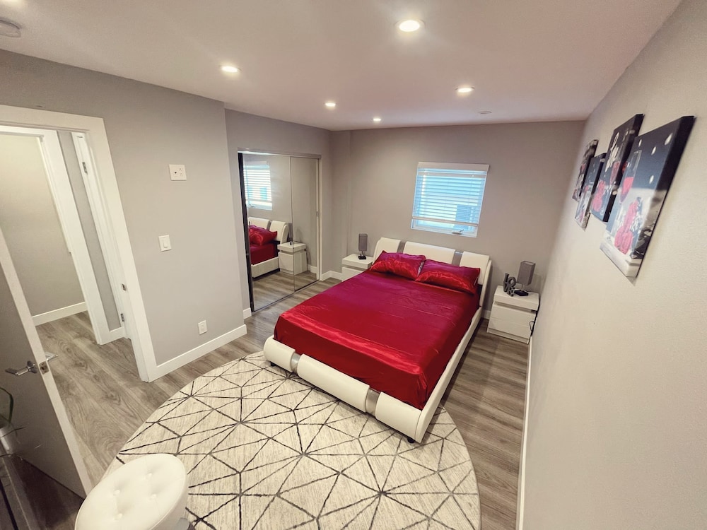 Signature Condo photo 1