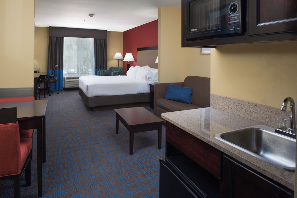 Suite, 1 King Bed (Living/Dining Area) - Photo 1