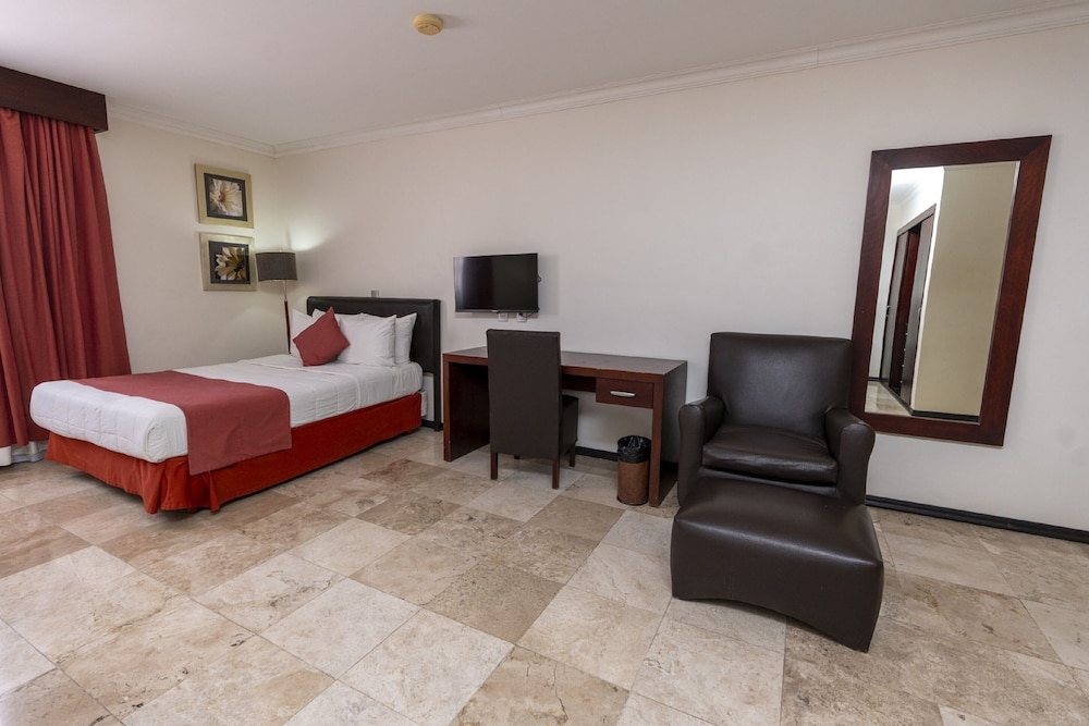 Family Room, Multiple Beds photo 3