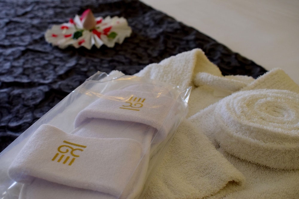 Executive Room - Photo 12