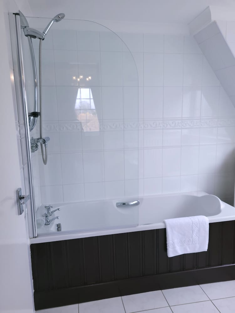 Deluxe Double Room, Ensuite photo 3