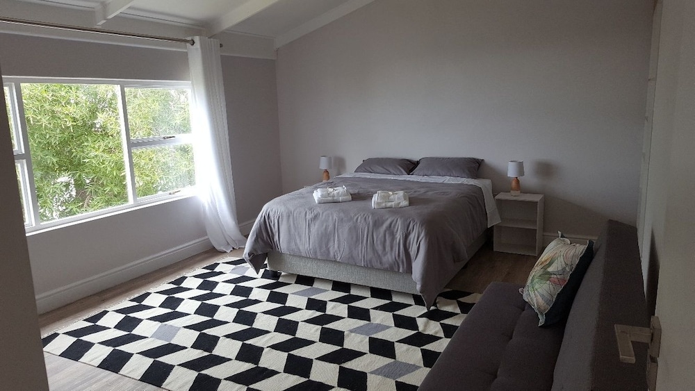Suite, 1 Bedroom, Private Bathroom, Ocean View photo 1