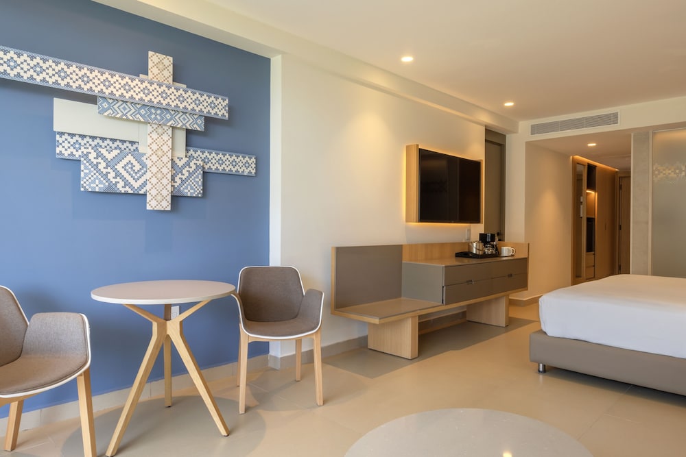 Luxury Junior Suite - Photo 2