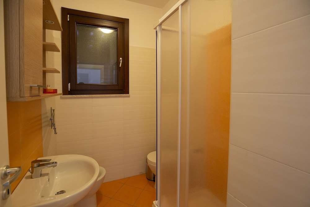 Apartment, 2 Bedrooms (5 pax) photo 3