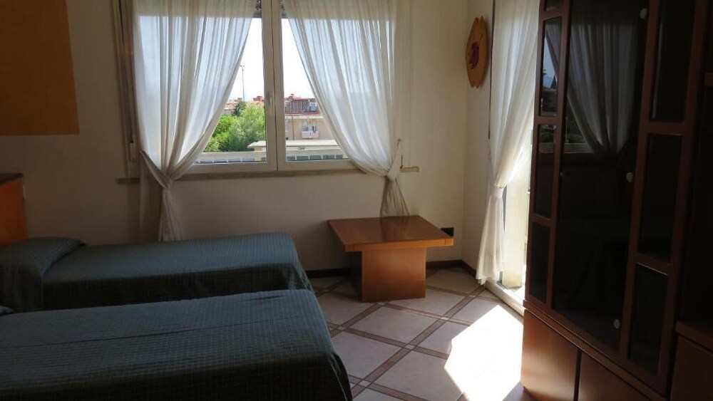 Family Room photo 2