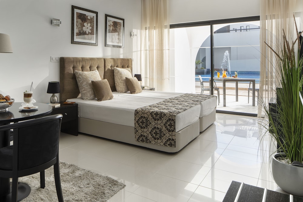 Studio, Balcony, Pool View (Main Building)