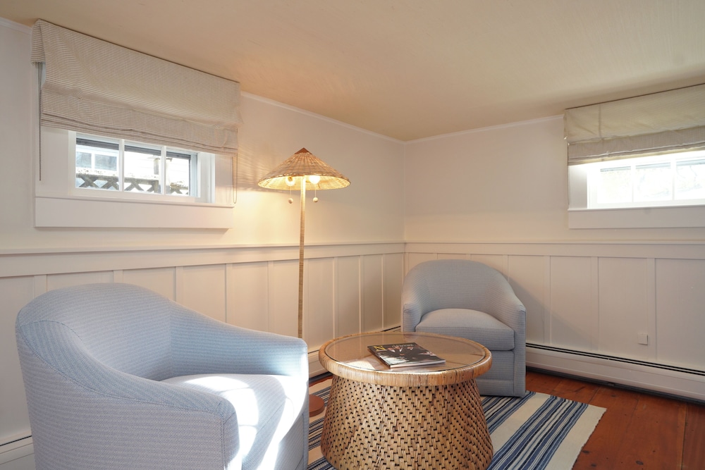 Deluxe Studio Suite photo 2