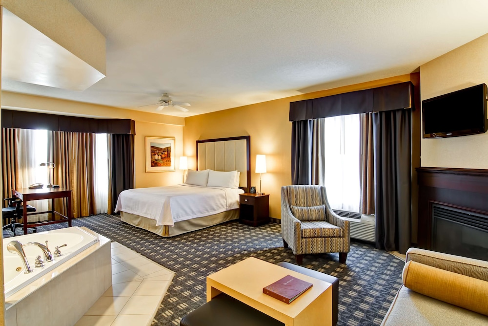 Suite, 1 King Bed, Non Smoking, Jetted Tub - Photo 1
