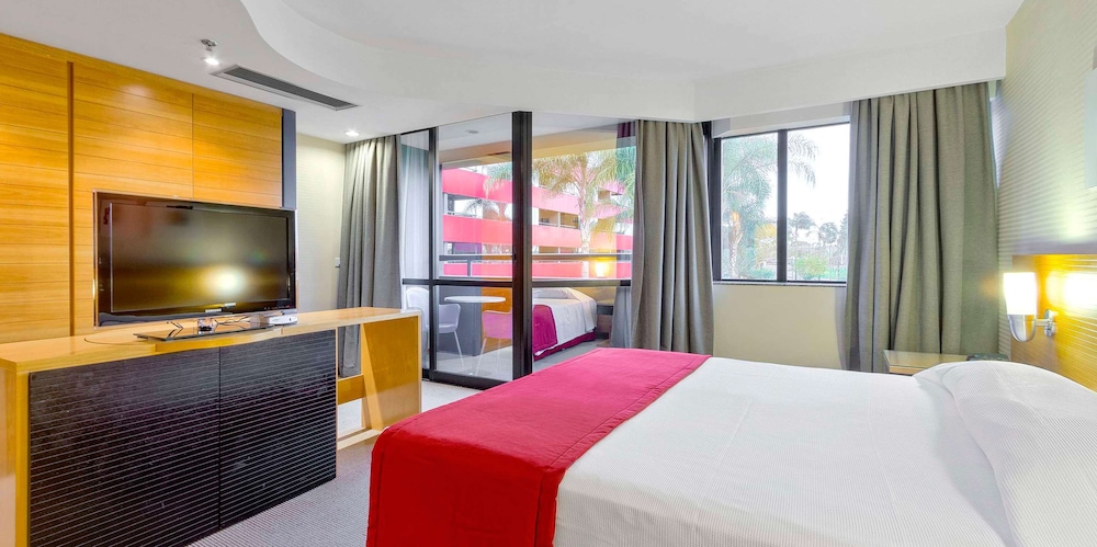 Luxury room, 1 King bed - Photo 1