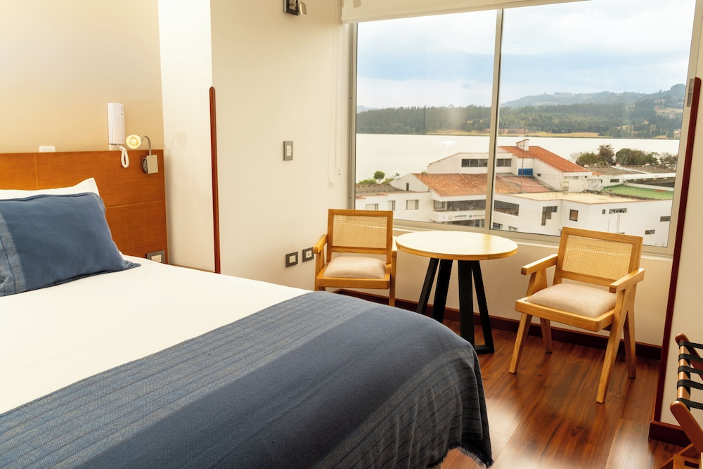 Superior Double Room, Lake View photo 3