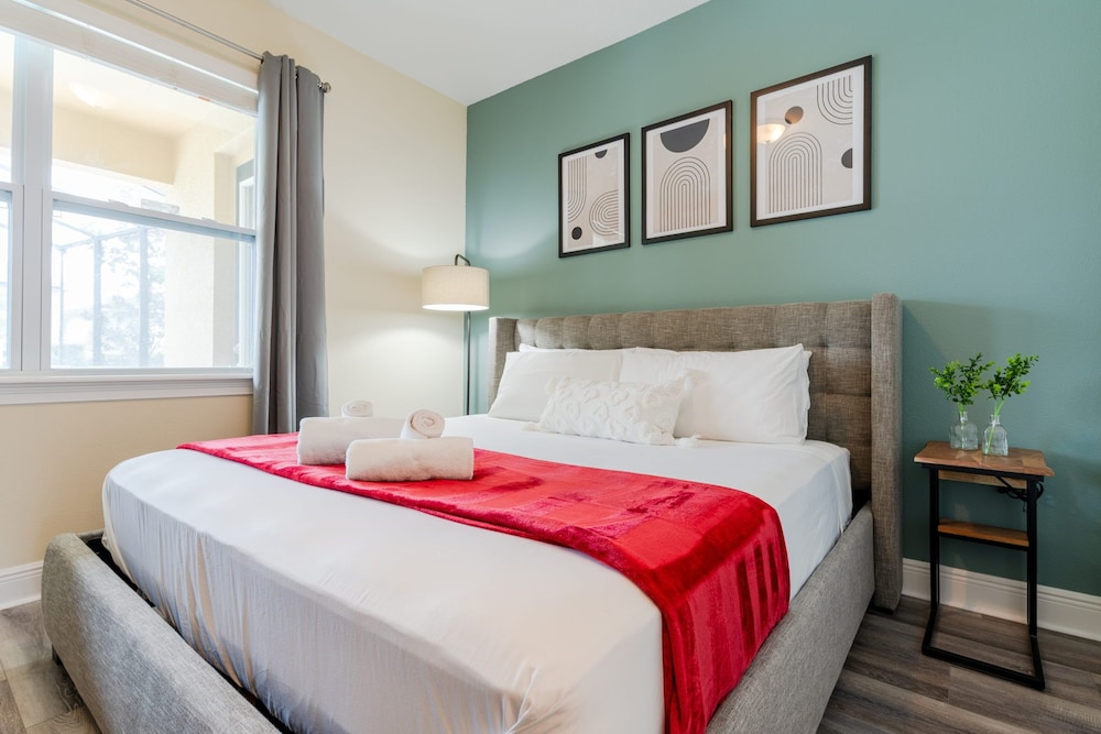 Encore Resort 6 Bedroom Home (2300)