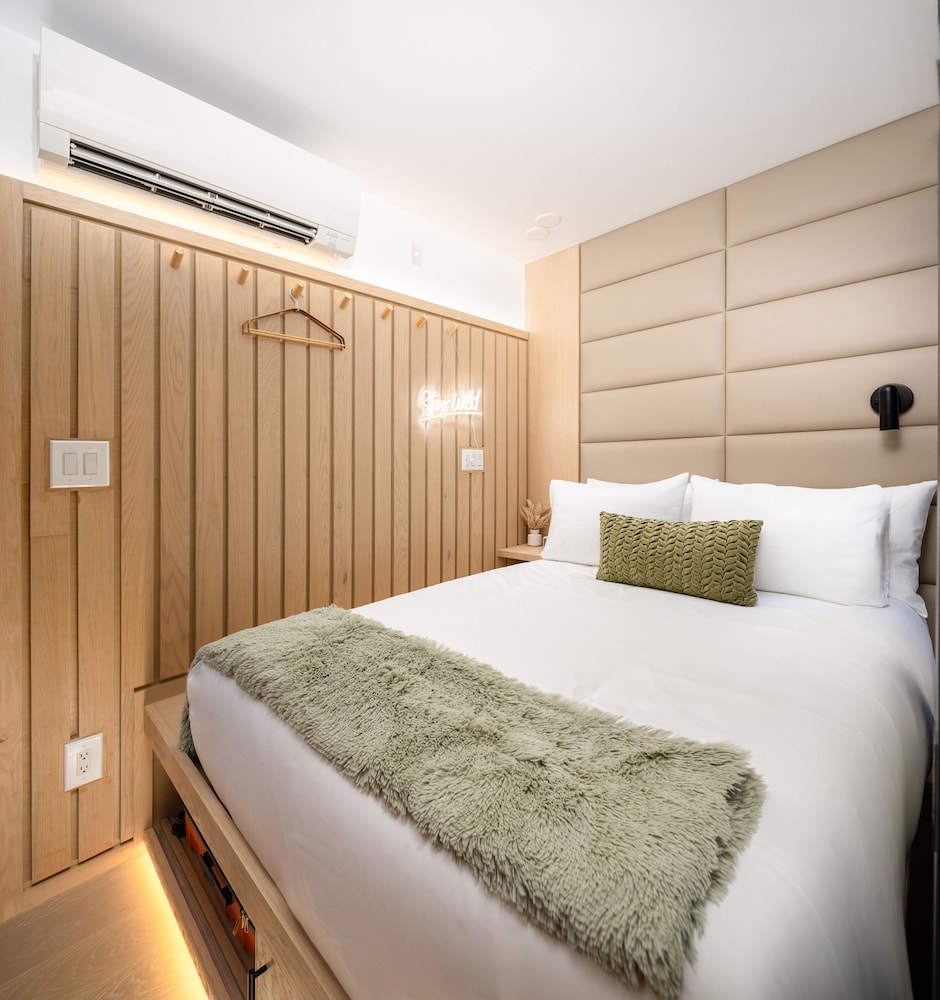 Full-Size Elegance Escape in Midtown