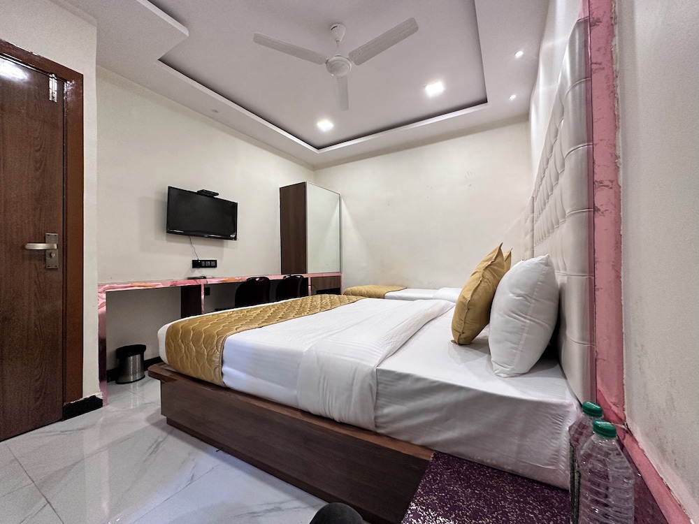 Deluxe Double or Twin Room - Photo 5