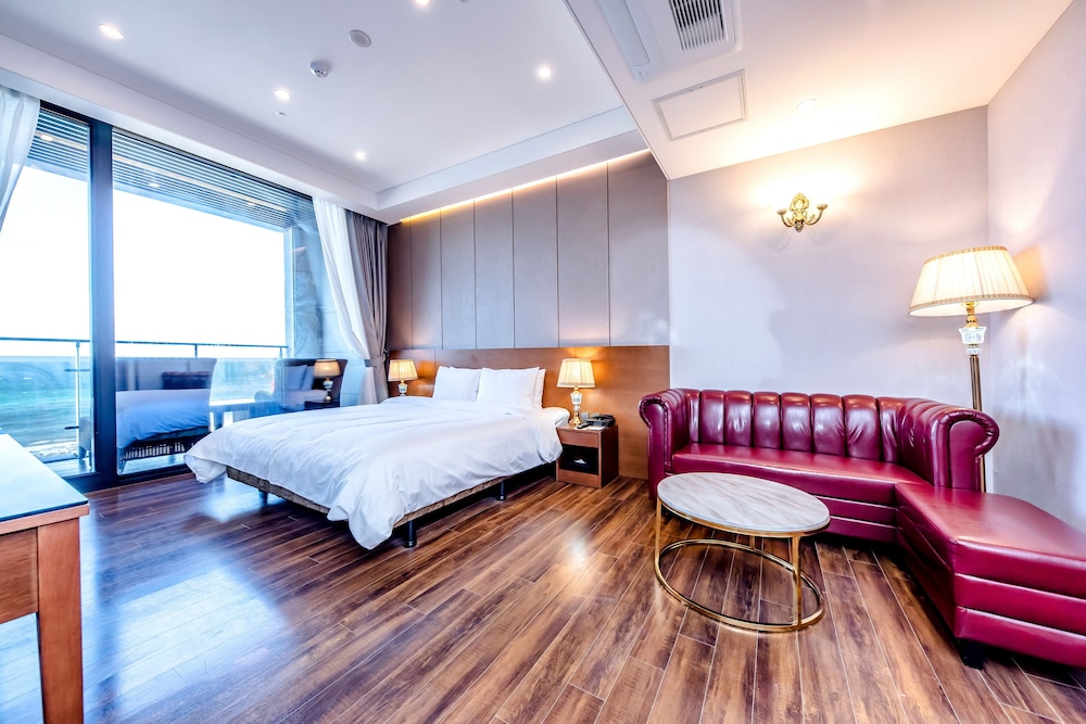 [Limited Offer] Superior Terrace