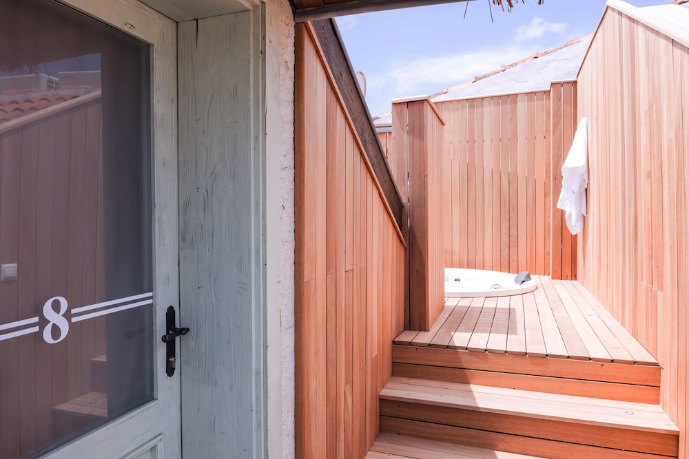 Deluxe Double Room, Jetted Tub photo 2