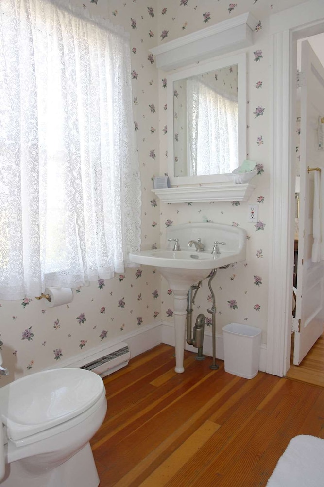 Room, 1 King Bed, Balcony (Ocean) photo 3