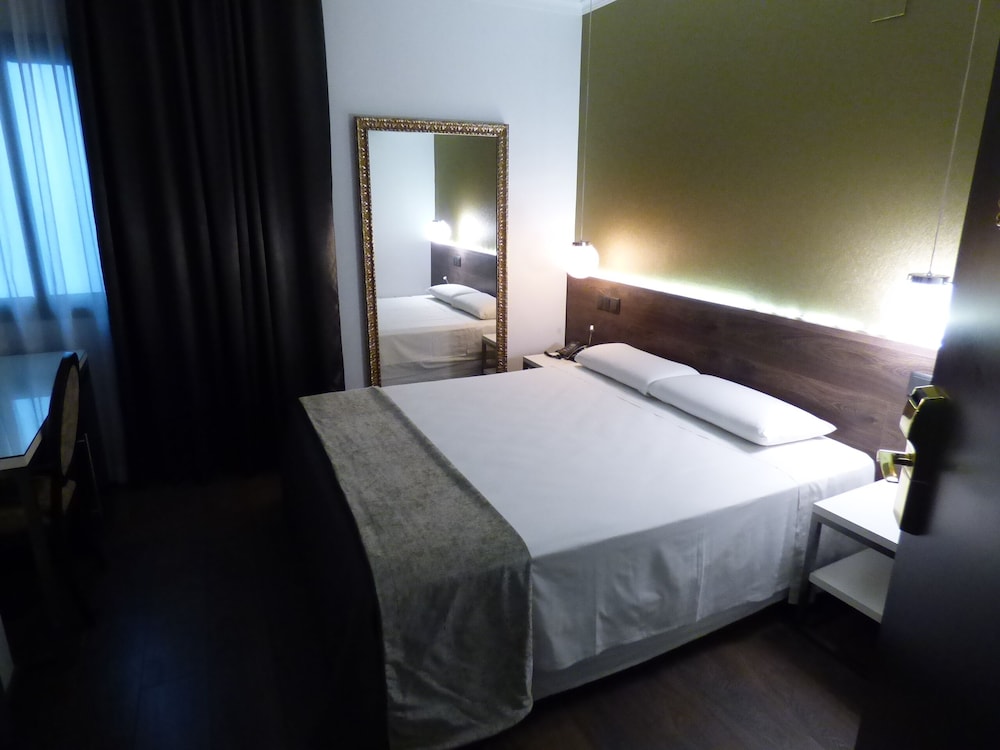 Basic Double Room photo 3