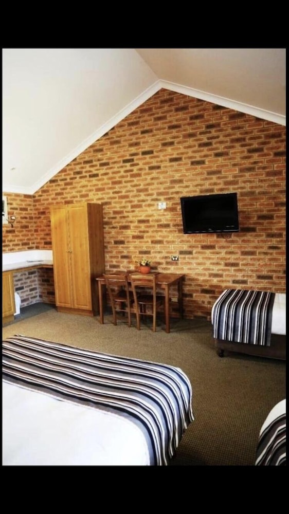 Deluxe Family Room photo 1