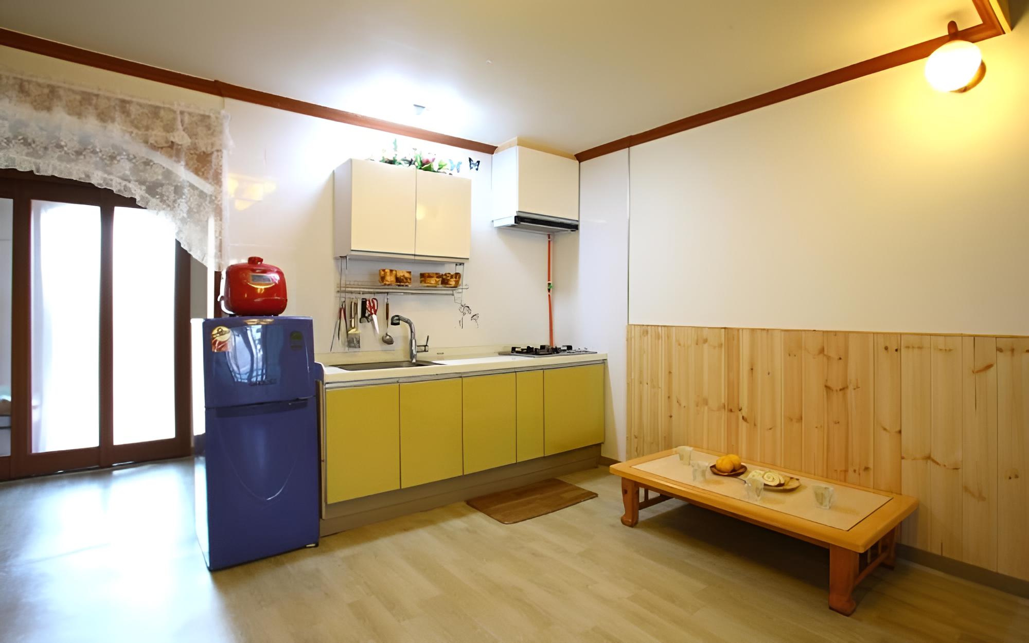 Room (Wave) photo 3