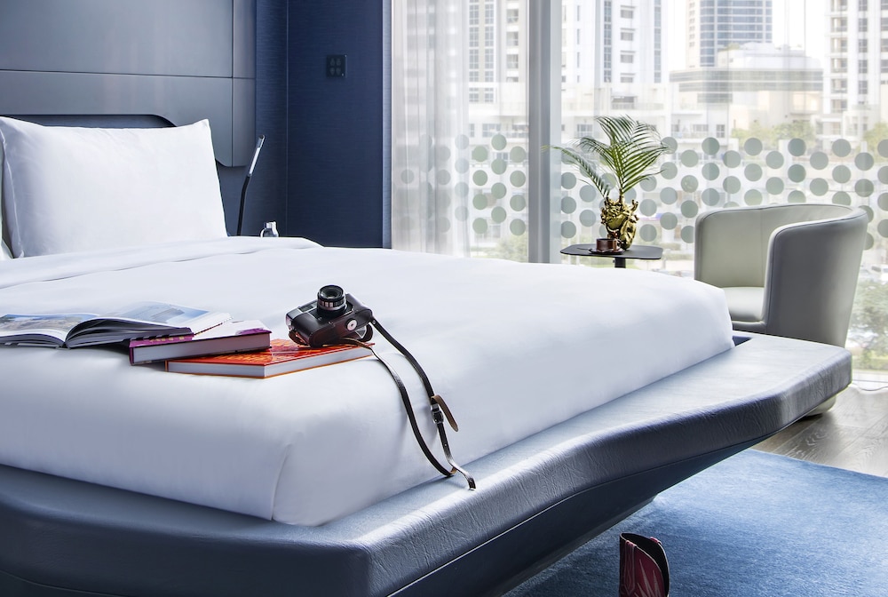 Extra ME + Junior Suite with Burj Khalifa View and Jacuzzi - Photo 1